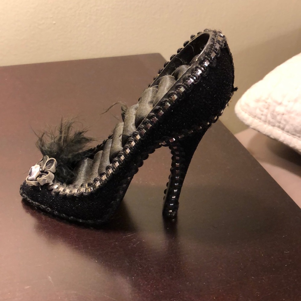 Ring holder - Picture 2 of 3